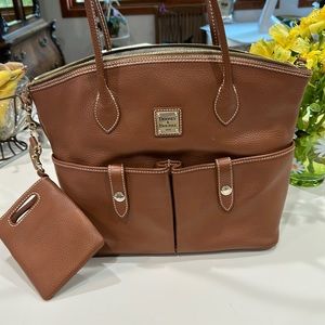 Dooney& Bourke Hand Bag